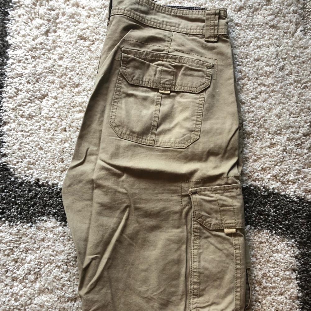 Cargo supplies Khaki cargo shorts.
